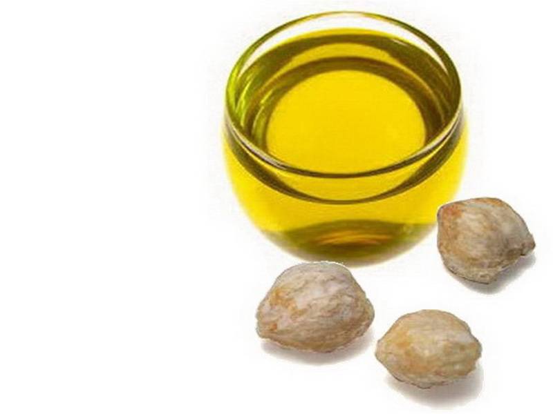 Hazelnut Oil Benefits For Hair