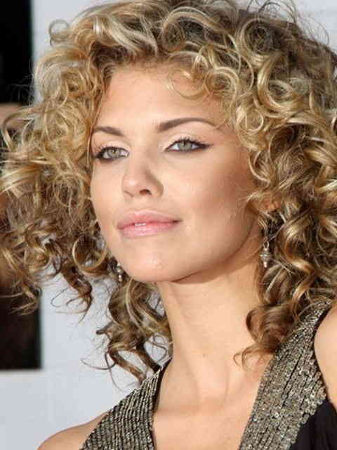 Medium Curly Hairstyles For Women